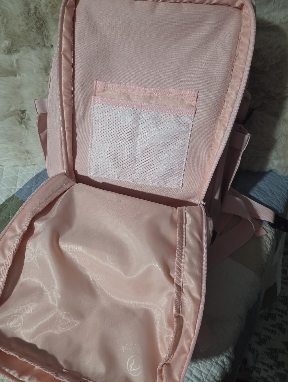 Wolfpak 35L Dream Pink Backpack - Picture 13 of 16
